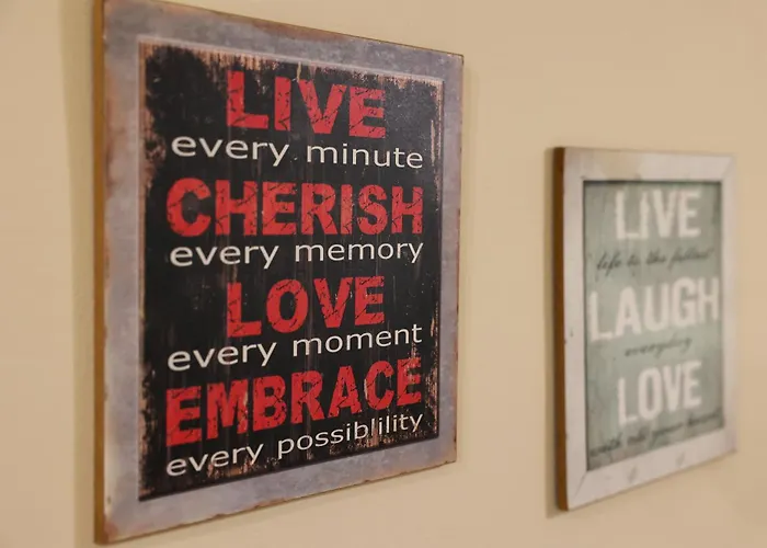 Alara アパート ティラナ